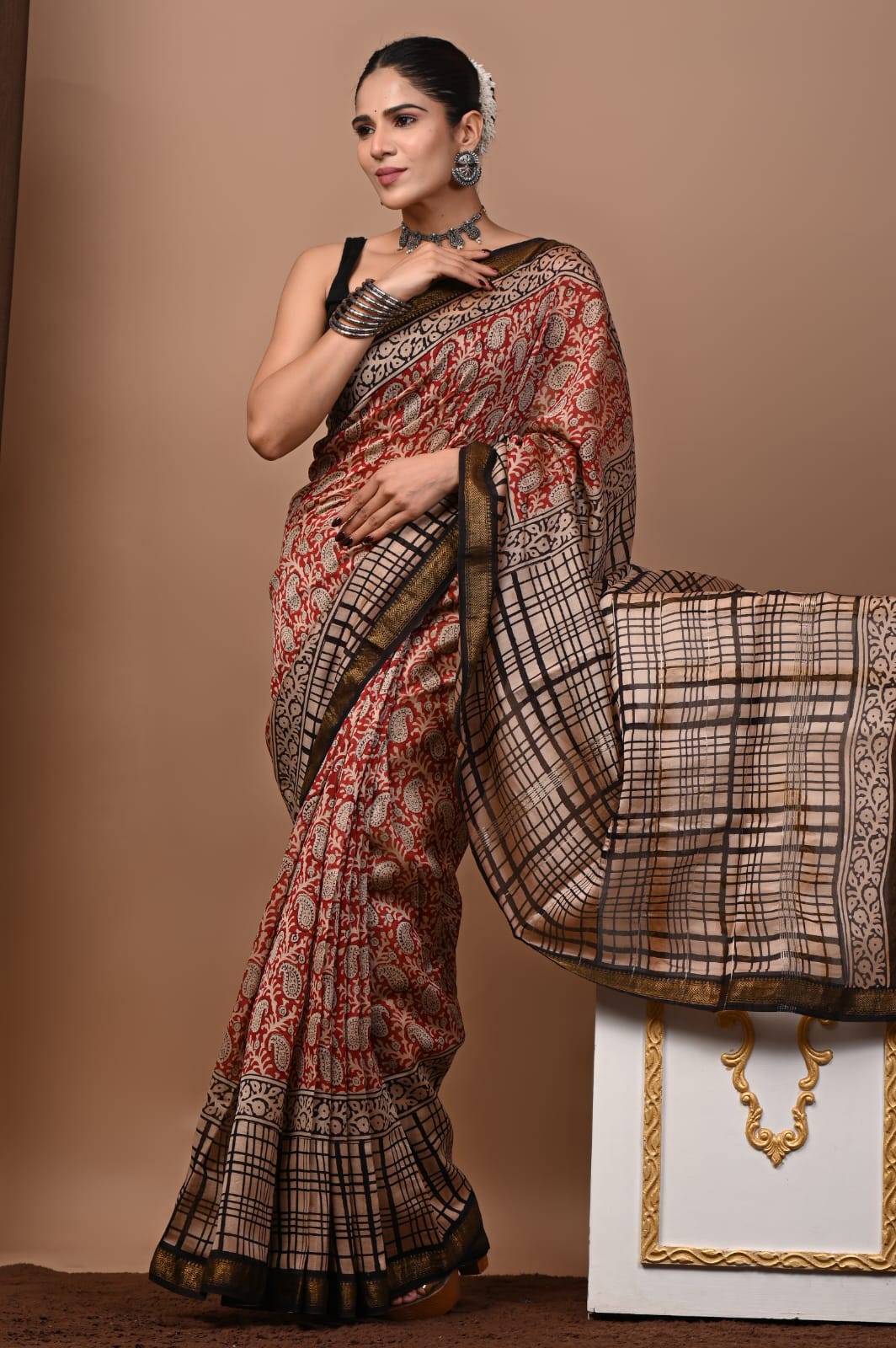 MaheshWari Silk Saree with Unstitched Blouse